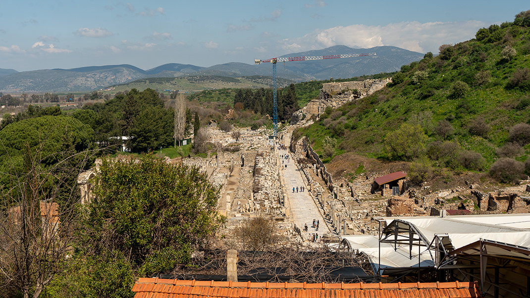 Вид на Эфес