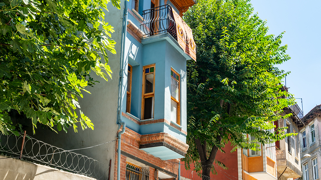 Bright bay window