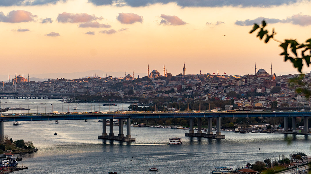 Мост Ататюрк
