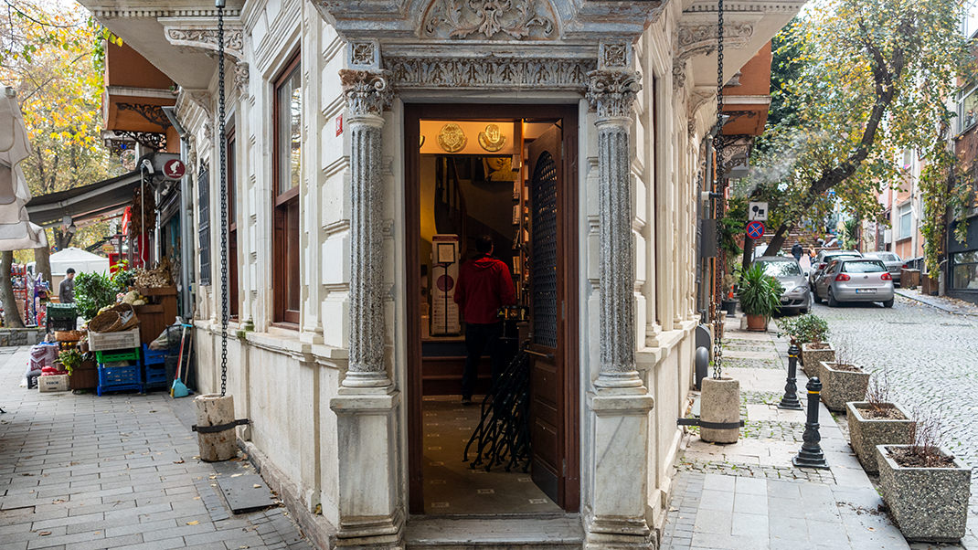 Entrance to the coffee shop