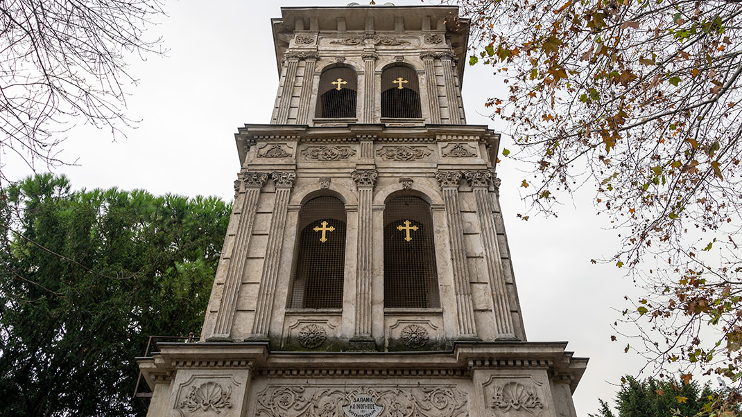 On a walk around the district, you can see a couple of mosques, synagogues, and churches