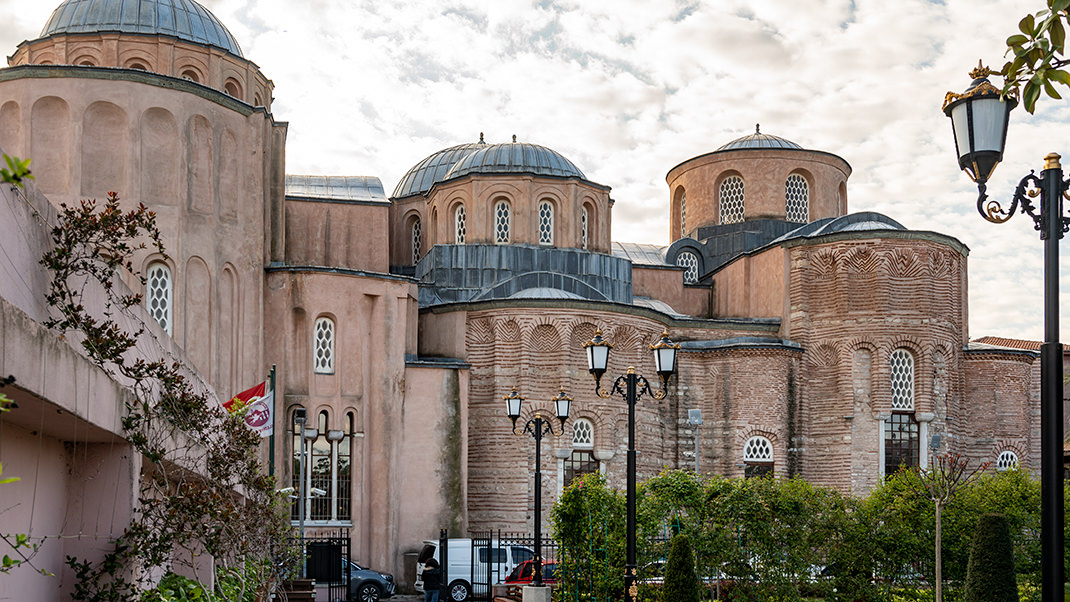 The building is located close to the historical center of the city