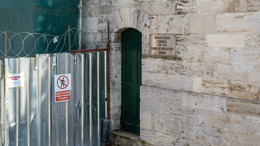In the spring of 2023, when I photographed these monuments, the door next to the information sign was closed, and construction work was underway nearby