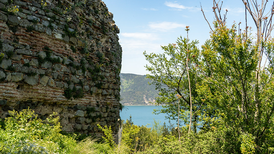 The exact date of the construction of Yoros Castle is unknown