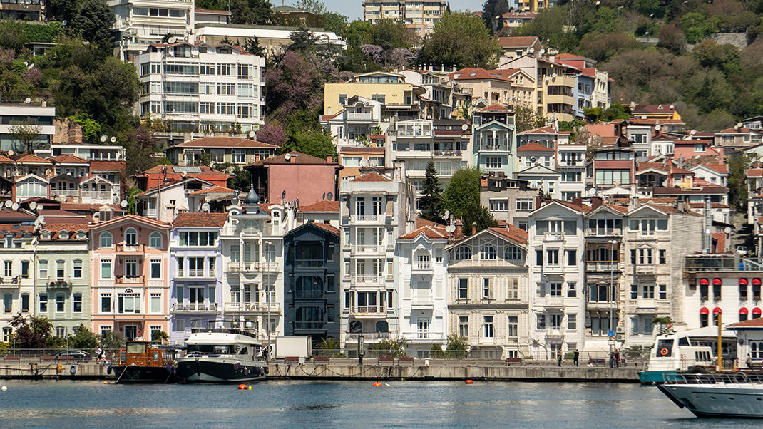 Travelers have two options for the Bosphorus cruise: a short and a long route