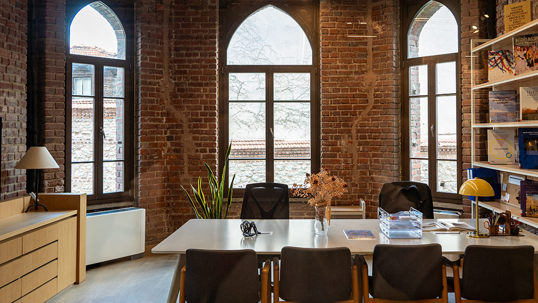 Один из залов