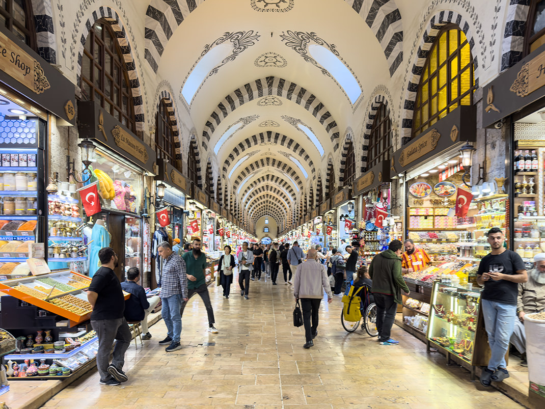 Здание Египетского рынка построили в 1660 году