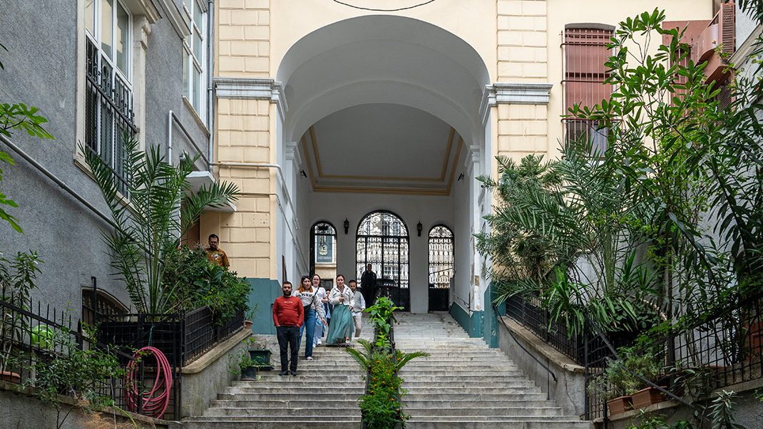 Попасть сюда можно бесплатно