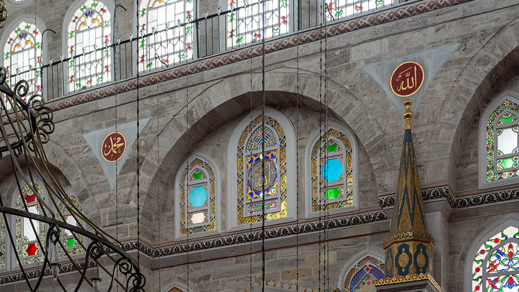 The façade features 204 windows