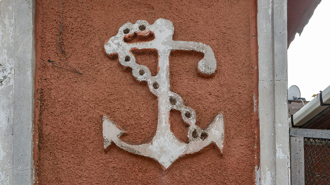 Bas-relief on a residential building