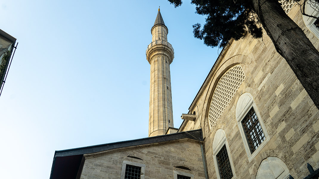 There is one minaret here