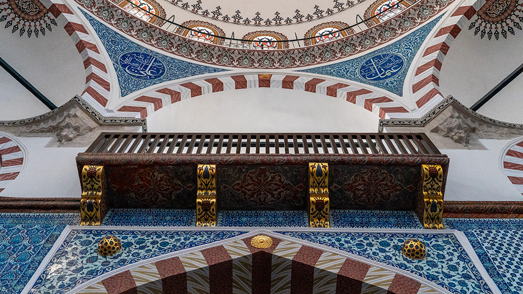 The construction of the Rüstem Pasha Mosque complex began in 1561