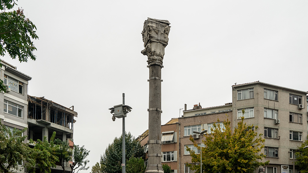 Достопримечательность также известна как «Девичий камень»