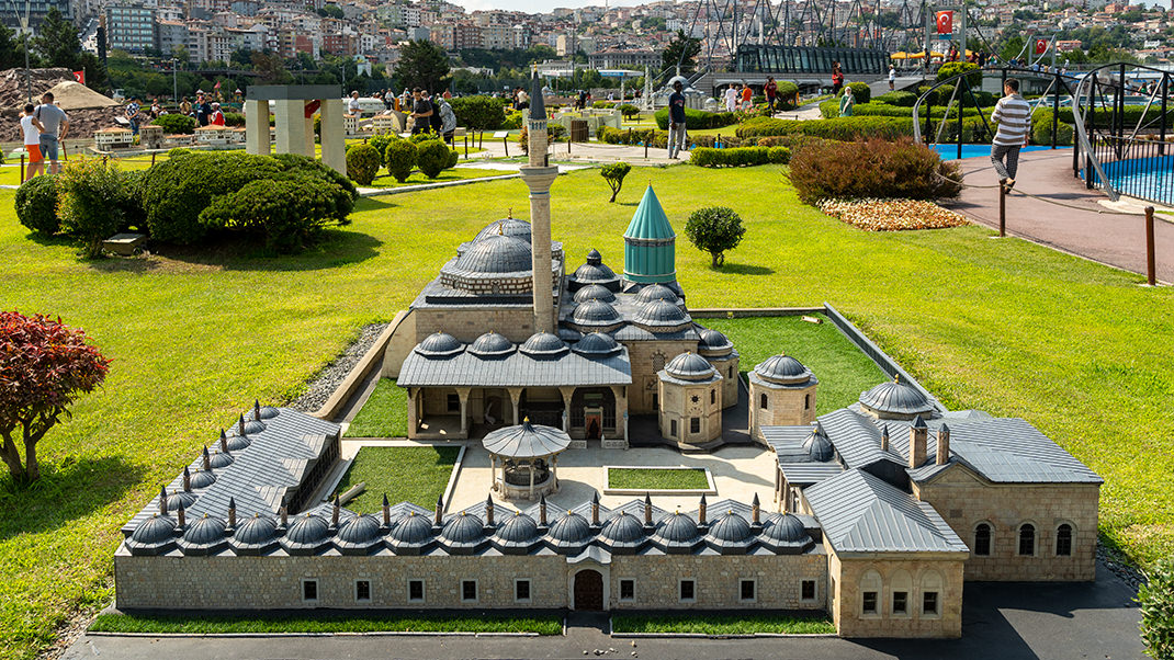 Выставочный комплекс под открытым небом представляет собой коллекцию макетов турецких достопримечательностей