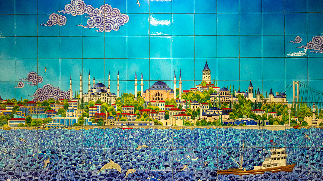 А это изображение Стамбула можно увидеть если спуститься на саму станцию