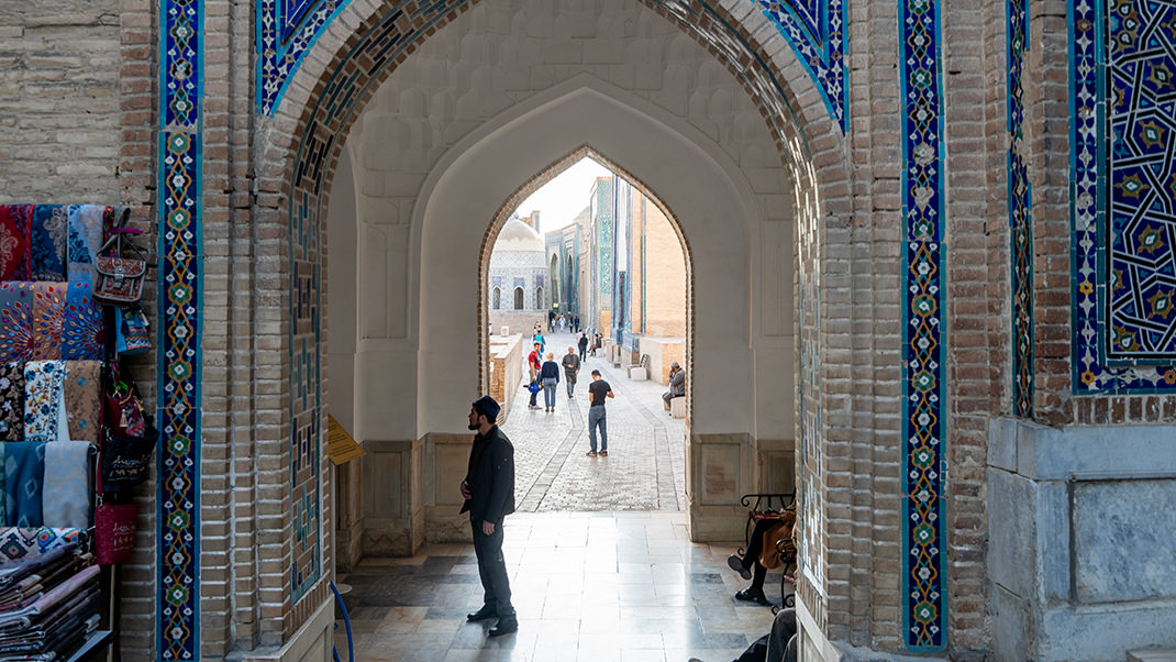 
The ensemble of mausoleums Shahi Zinda replicates the layout of the southern part of Afrasiyab