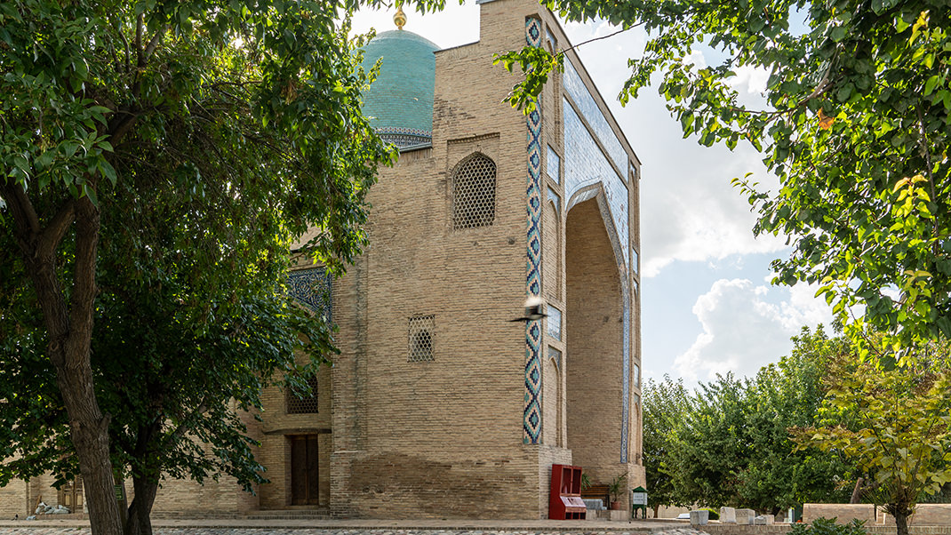 Qaffol Shoshiy mausoleum
