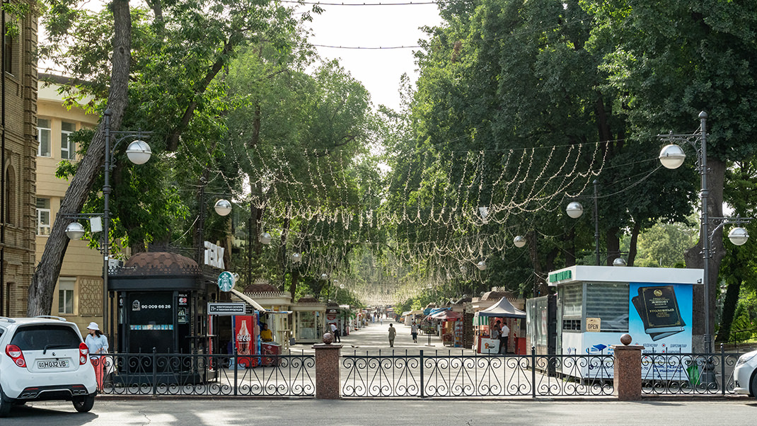 Улица Сайилгох, её нередко называют ташкентским Бродвеем