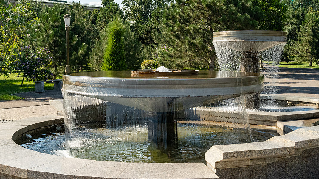 One of the fountains in the square
