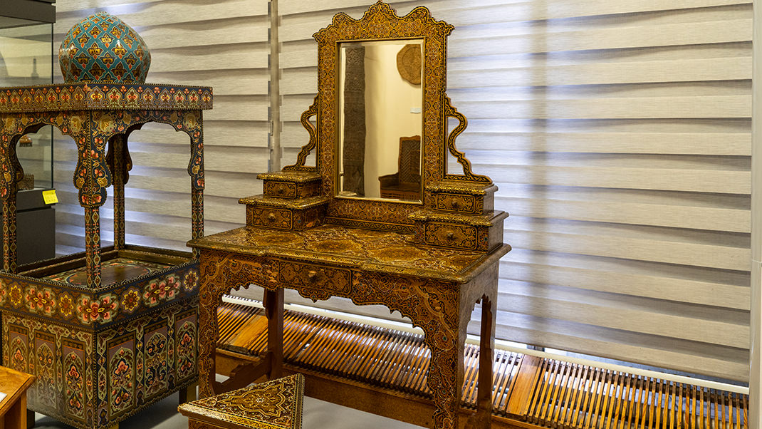There are rooms with examples of ceramics, embroidery, utensils, wooden products, furniture, and musical instruments