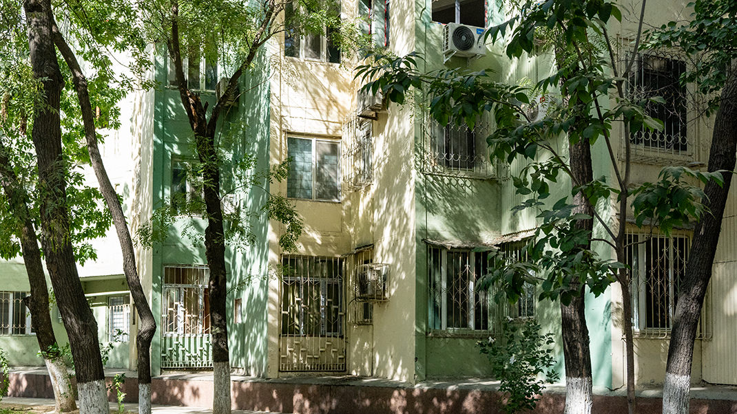 Сейчас всё застеклили